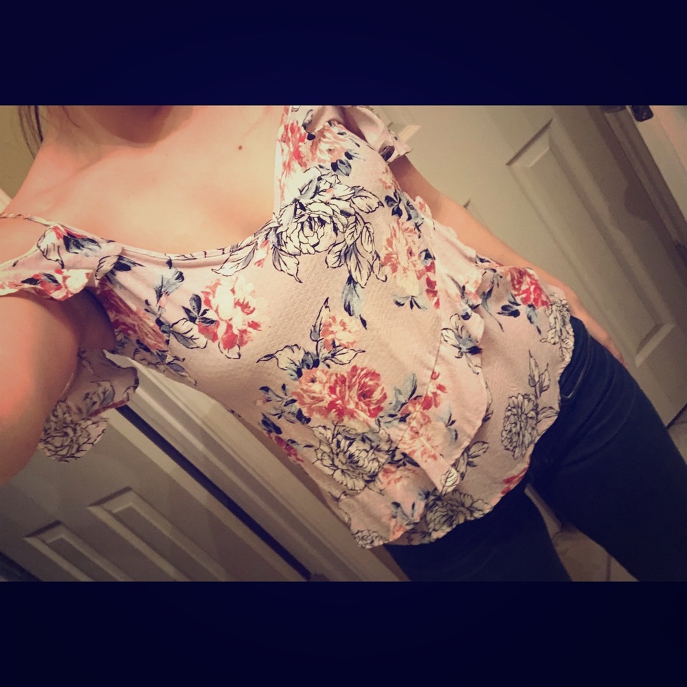 Floral spring/summer blouse.